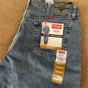 Wrangler Relaxed fit 37x30